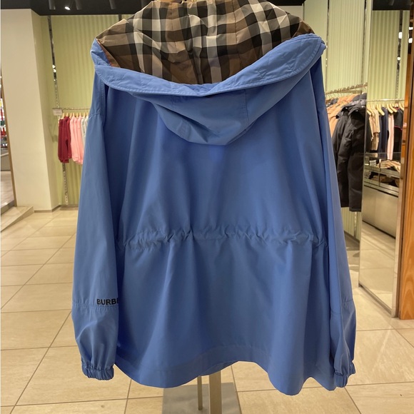 Brand new Burberry women’s rain jacket 8 - Picture 6 of 6